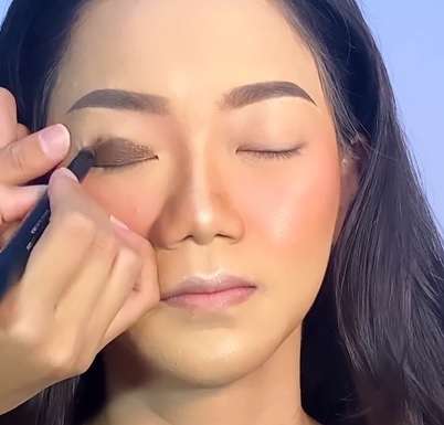 Memakai Eyeshadow