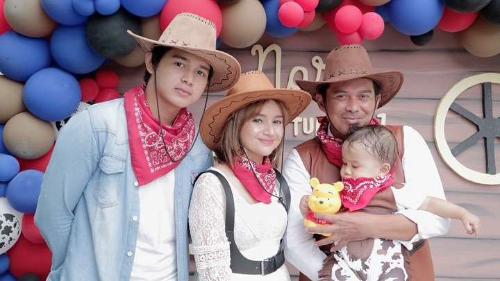 Keluarga Angelina Simperler Keluarga Angelina Simperler
