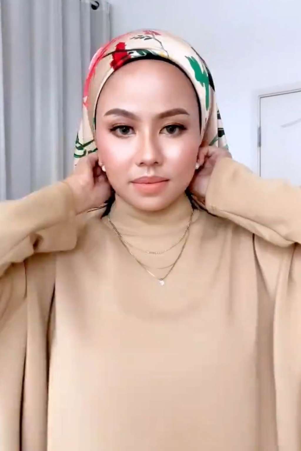 Coba Pakai Turban Motif, Tampilan Stylish Jadi Lebih Fresh
