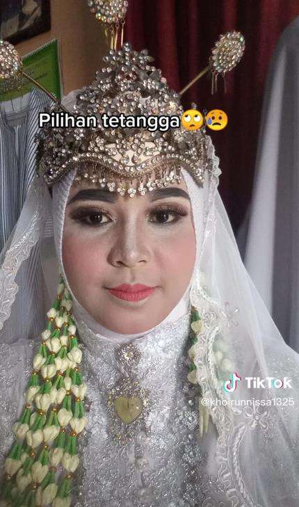 Rias pengantin dengan tampilan makeup pilihan sendiri vs rekomendasi tetangga.