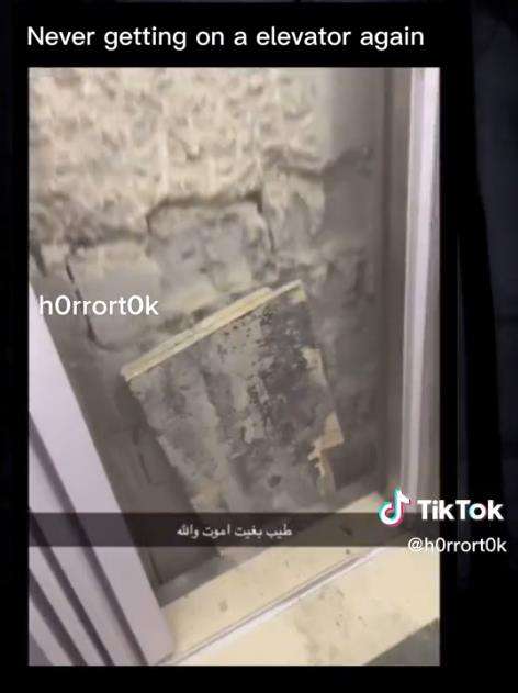 Naik lift maut keluar-keluar tangan gemetaran.