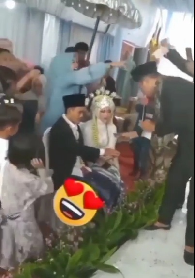 Pengantin Siap Nyawer Malah Ditubruk Tamu Undangan yang Keburu Nafsu, Endingnya Kacau