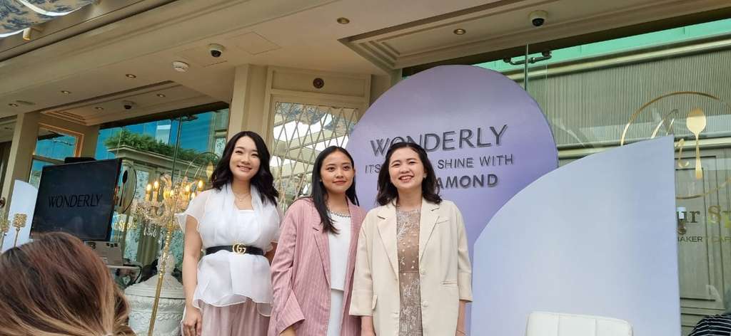 Press Conference Wonderly
