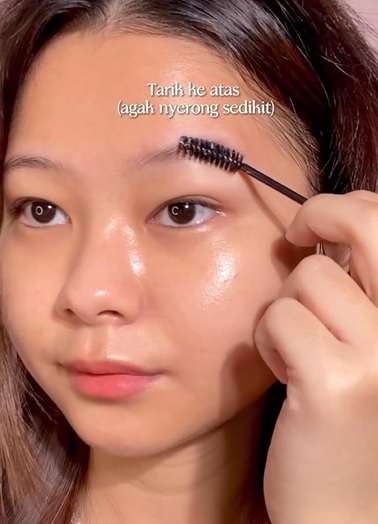 Memakai Brow Soap