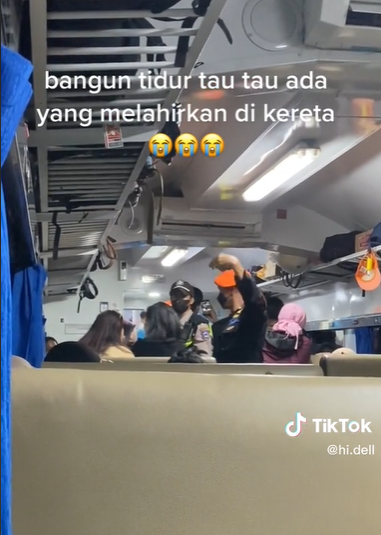 Ibu Melahirkan di KA Kahuripan