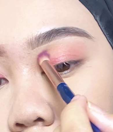 Memakai Eyeshadow
