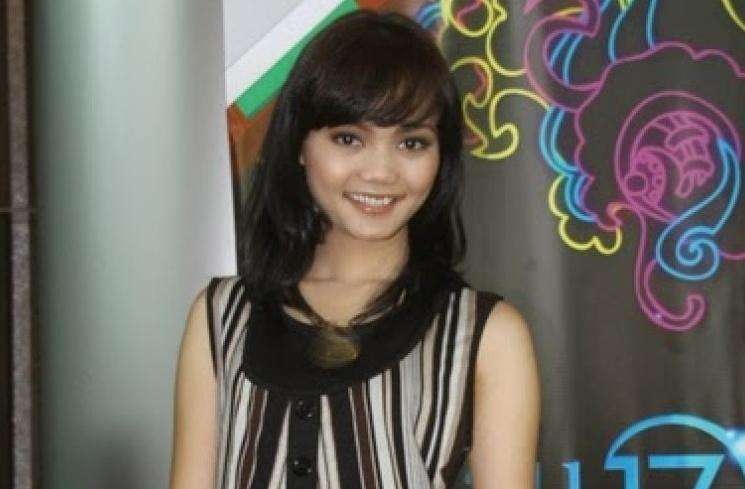 Potret Rina Nose