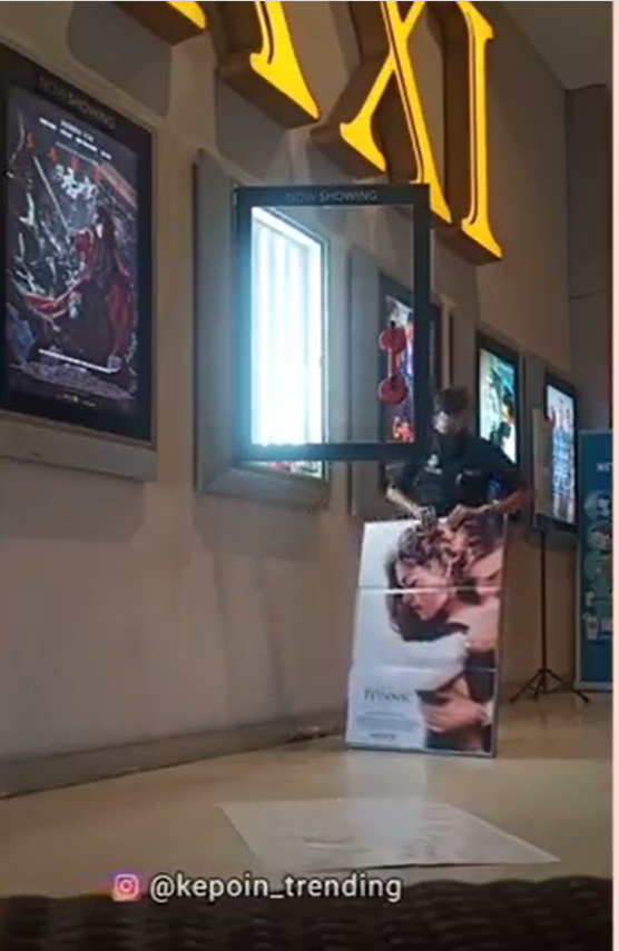 poster film