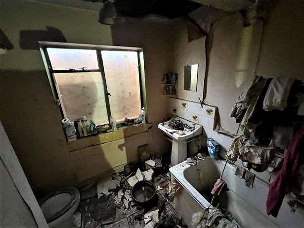 Dikira Tak Akan Laku, Rumah Penuh Sampah dengan Julukan “ Rumah Paling Kotor di Inggris” ini Jadi Rebutan Lelang