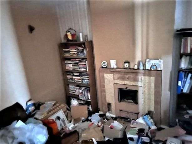 Dikira Tak Akan Laku, Rumah Penuh Sampah dengan Julukan “ Rumah Paling Kotor di Inggris” ini Jadi Rebutan Lelang