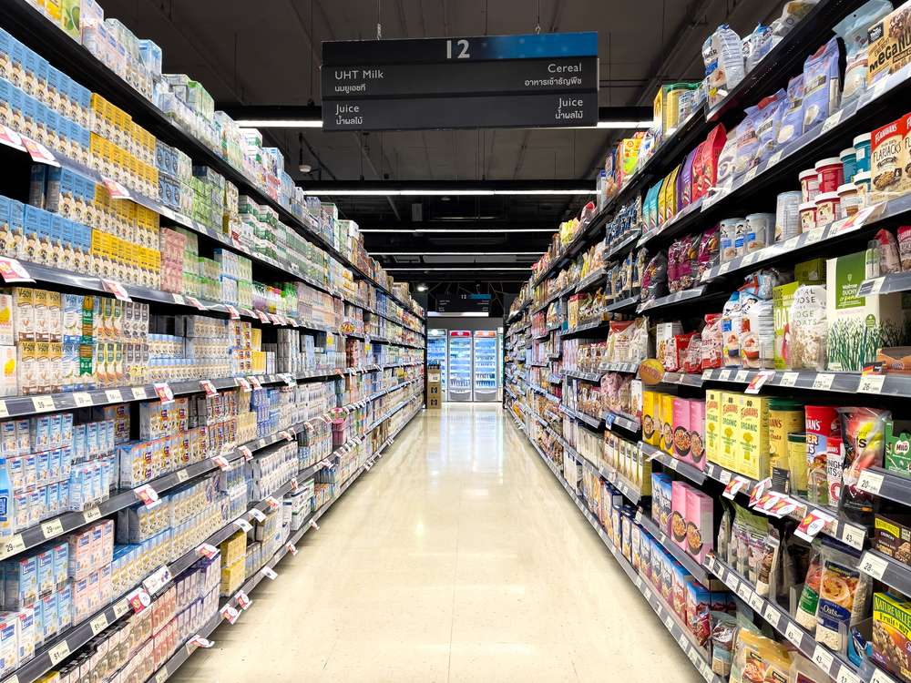 Rak Penyimpanan Susu di Supermarket