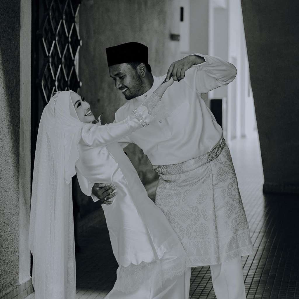 Qoyum akhirnya menikahi perempuan yang 12 tahun jadi sahabatnya.