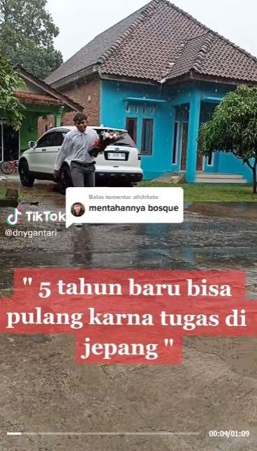Momen Haru Seorang Anak Beri Kejutan Orang Tuanya Setelah Tidak Pulang 5 Tahun