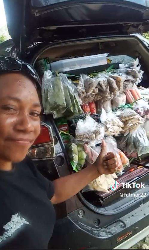 Viral Daihatsu Terios di Papua dipakai buat jualan sayur keliling.