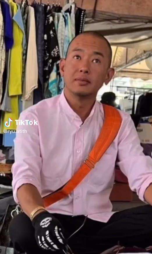 Kisah miris artis 90an yang bangkrut dan jualan baju bekas.