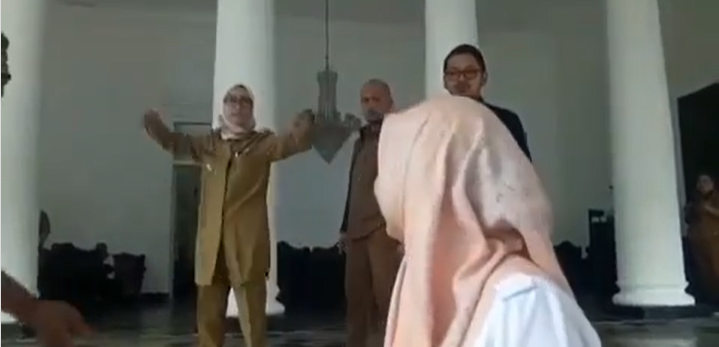 Viral Bupati Lebak Iti Octavia Usir Wartawan: Kuasa Saya di Sini!