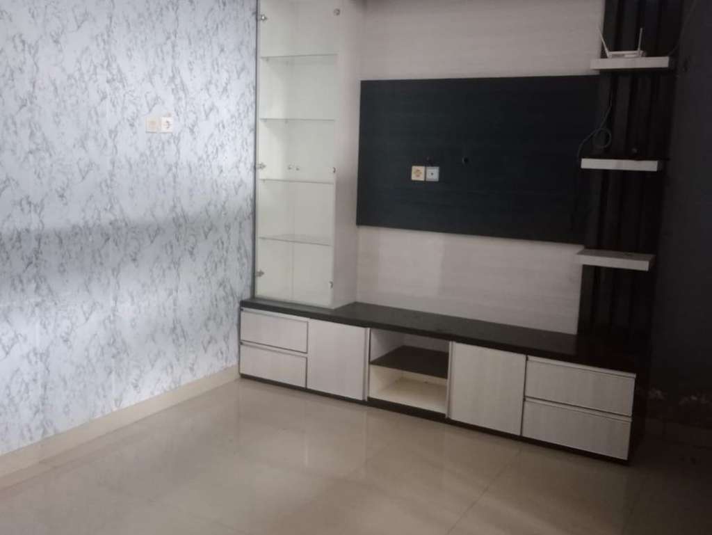 Potret Rumah Zaskia Gotik dijual