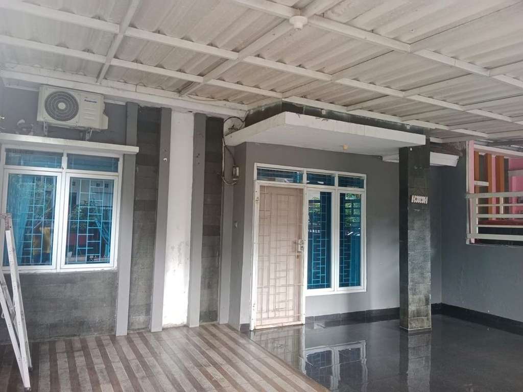 Potret Rumah Zaskia Gotik dijual