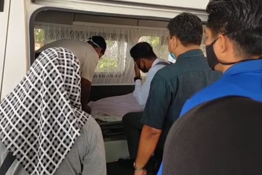 Terlanjur Senang Dijemput Sang Ayah, Ternyata Mobil Jenazah Datang Bawa Mayat Ayahnya
