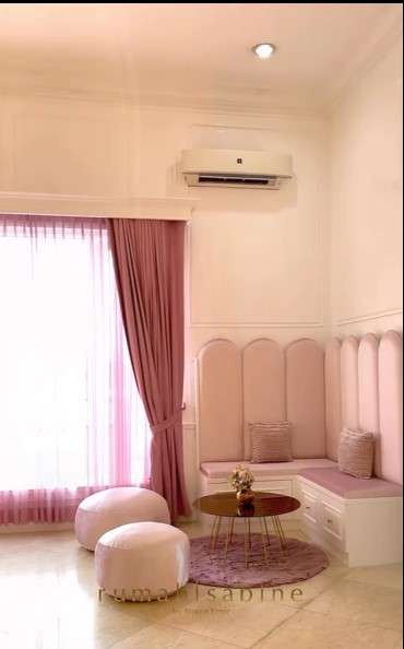 Potret Kamar Amora Lemos