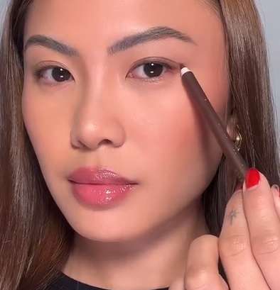 Membuat Wing Eyeliner