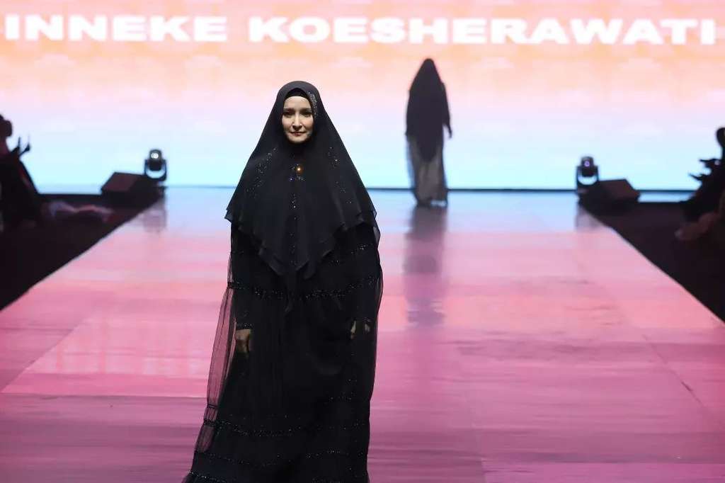 Potret Inneke Koesherawati