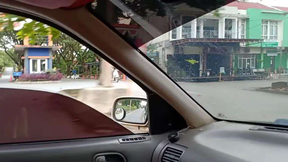 Bangunan dan jalan yang dibangun Haji Isam.
