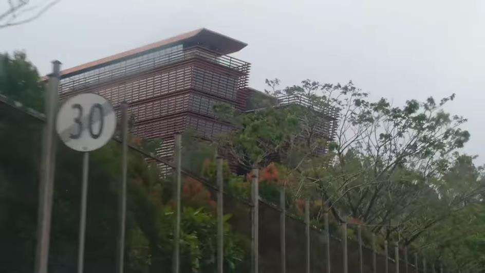 Bangunan dan jalan yang dibangun Haji Isam.