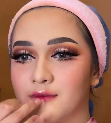Memakai Highlighter