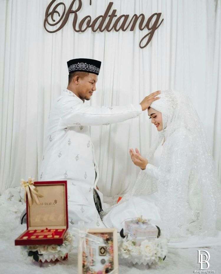 Jadi Mualaf, Petarung MMA Thailand ini Nikah Dengan Nuansa Islami