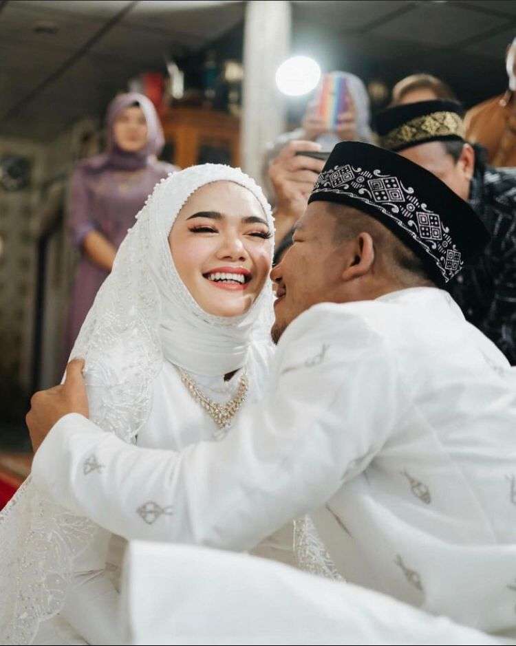 Jadi Mualaf, Petarung MMA Thailand ini Nikah Dengan Nuansa Islami