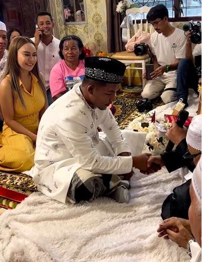 Jadi Mualaf, Petarung MMA Thailand ini Nikah Dengan Nuansa Islami