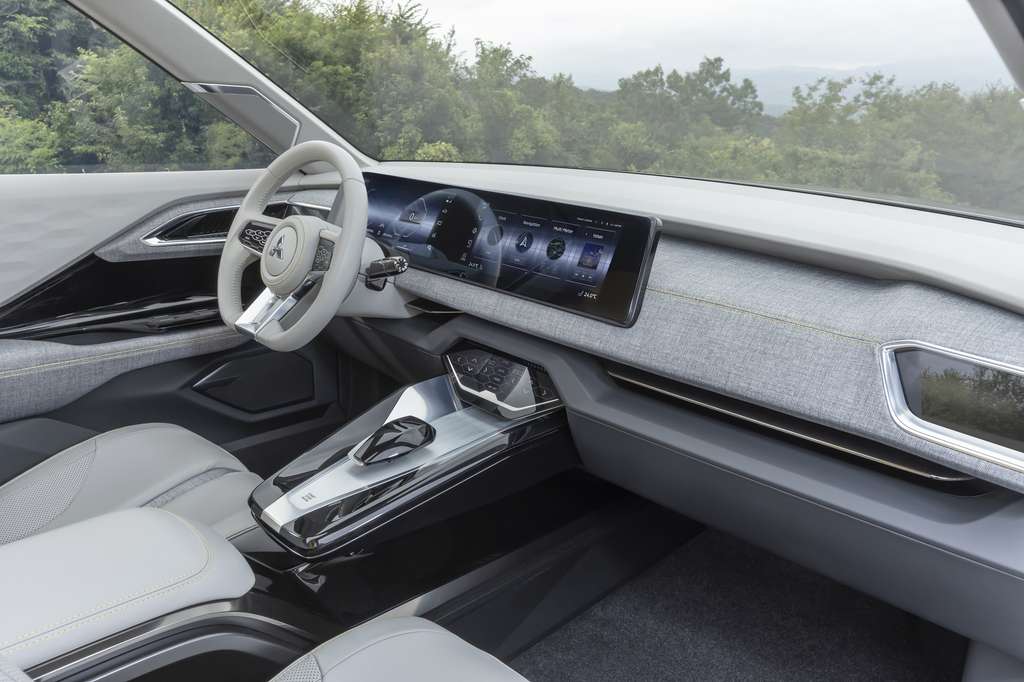 Mitsubishi XFC Concept