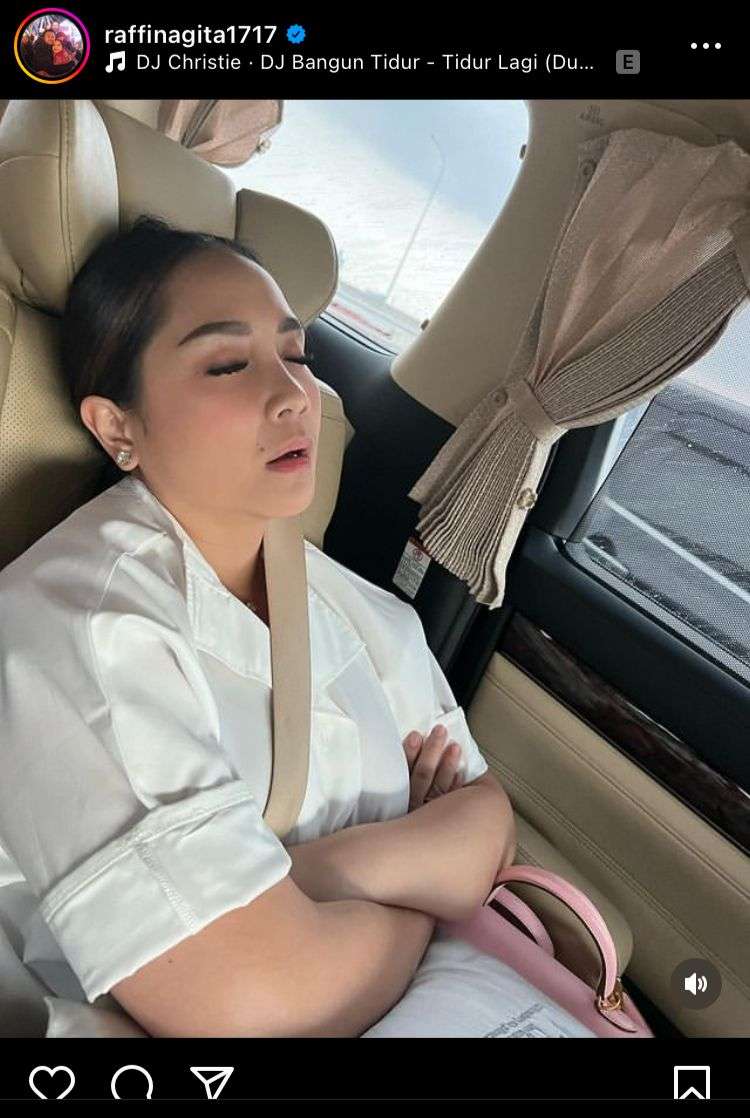 Tumben Nagita Pakai Baju Murah, Gayanya Bikin Warganet Salfok