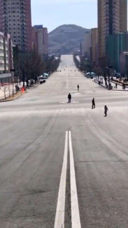 Aktivitas pagi warga Korea Utara.