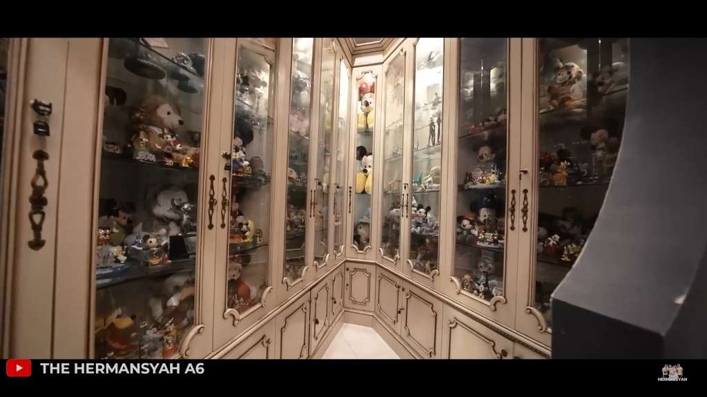 Sosok Monica Soraya Crazy Rich yang Adopsi Belasan Anak, Punya Rumah Rp200 Miliar Mirip Disneyland