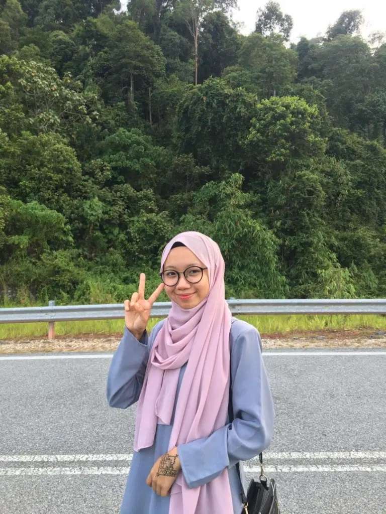 Gadis Tionghoa Gemar Pakai Hijab Sehari-Hari, Alasanya Bikin Terenyuh