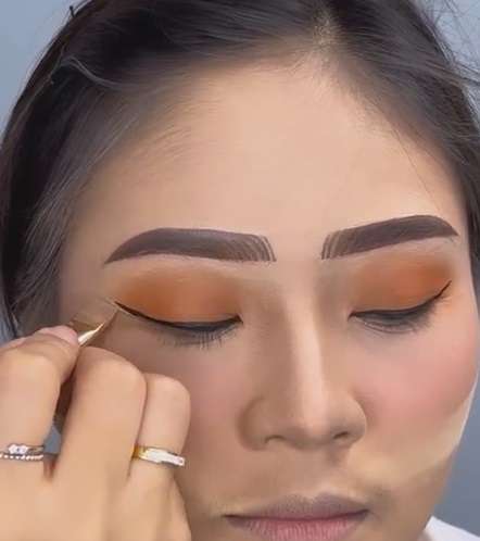 Memakai Concealer