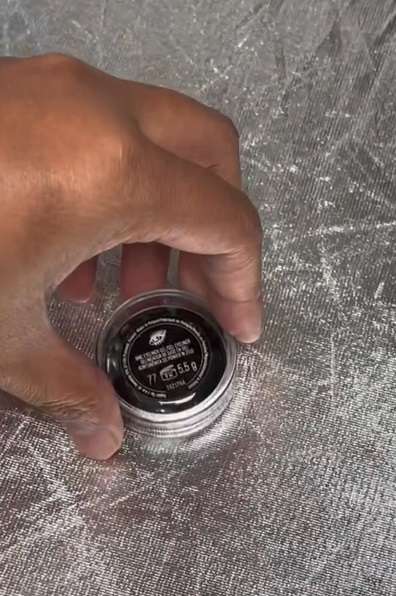 Memakai Eyeliner