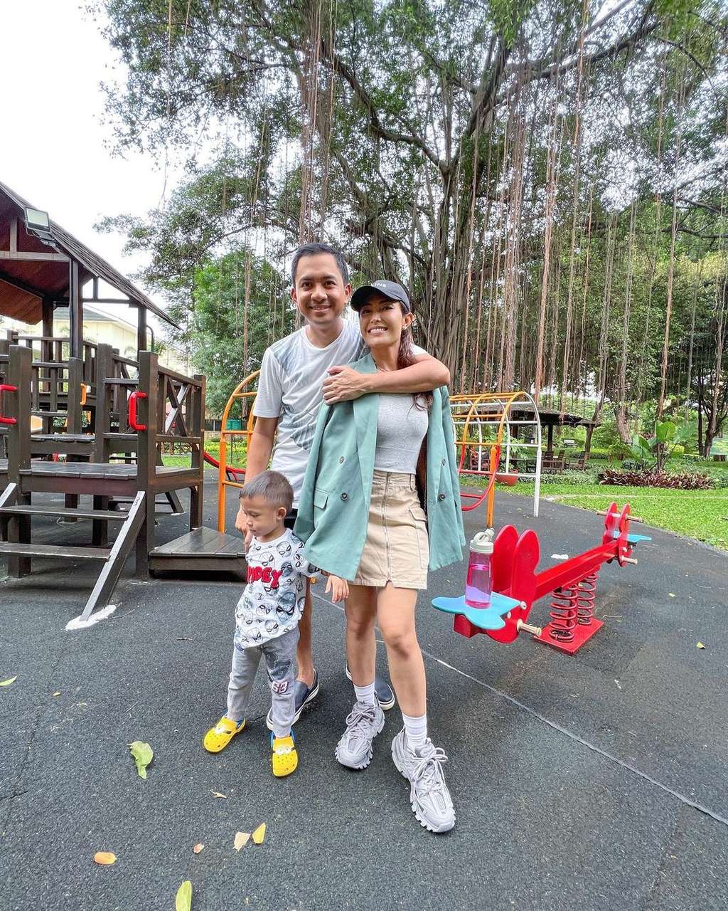 Potret Ayu Dewi dan Regi Datau