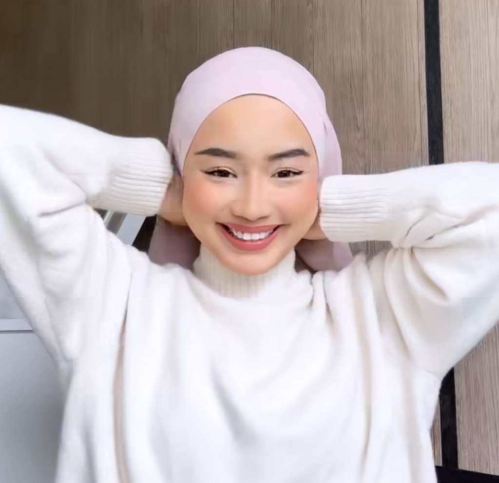 Coba Style Turban Menutup Leher dengan Kerudung Pashmina