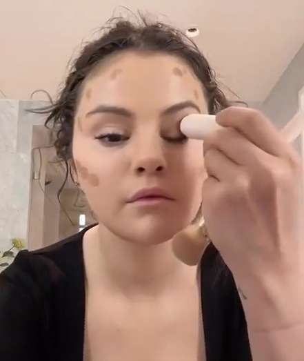 Trik Kontur Selena Gomez Trik Kontur Selena Gomez