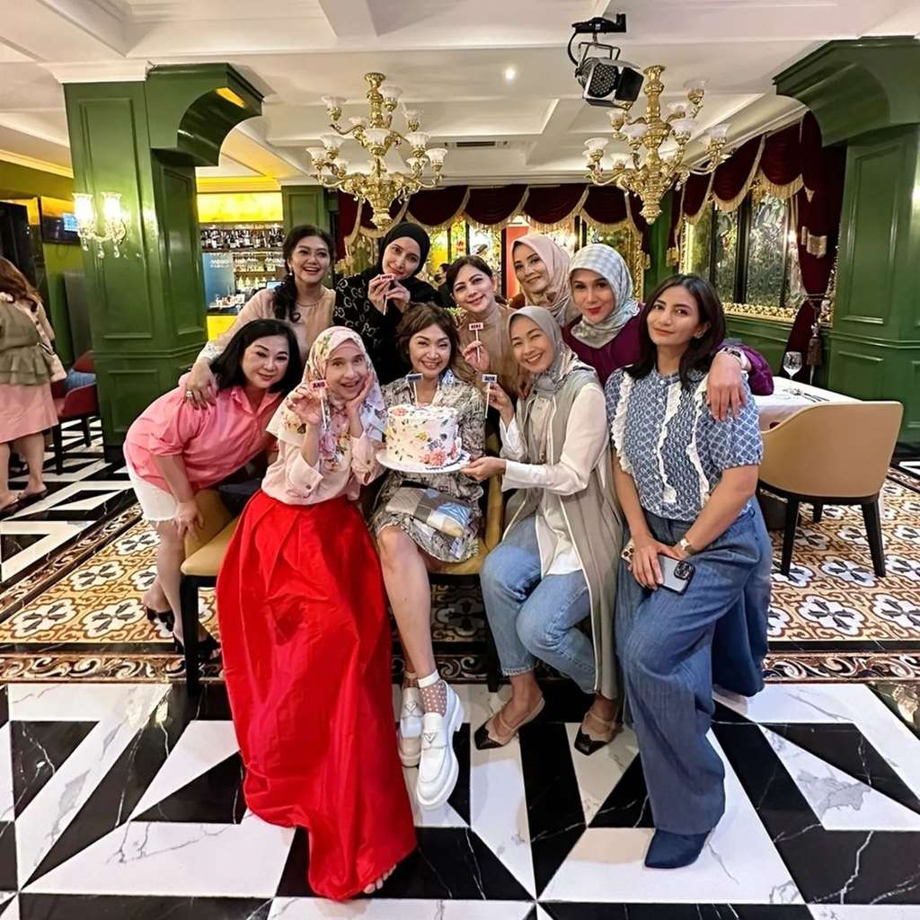 Potret Sylvana Herman Potret Sylvana Herman