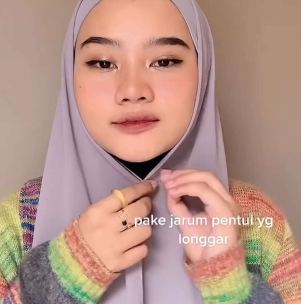 Styling Pashmina Instan Wajib Dicoba untuk Si Pipi Chubby