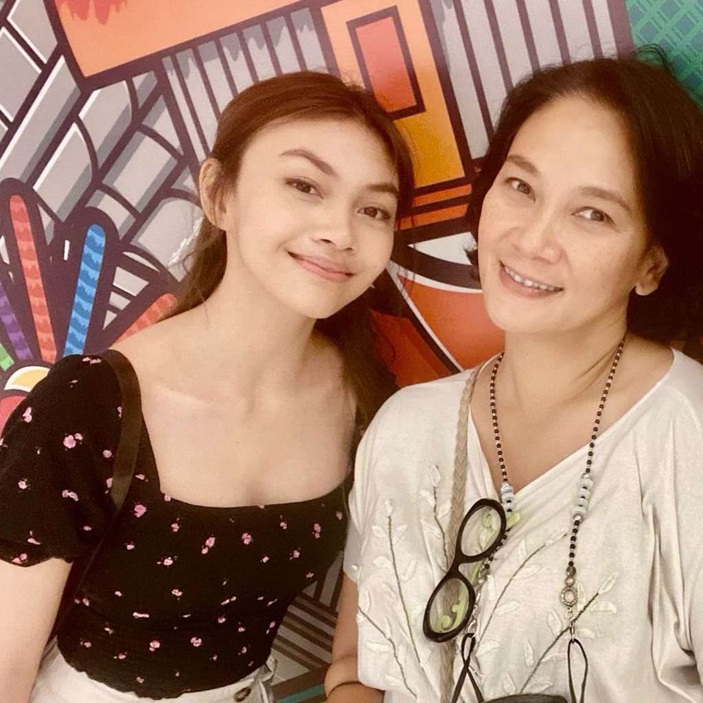 Potret Dian Nitami Potret Dian Nitami