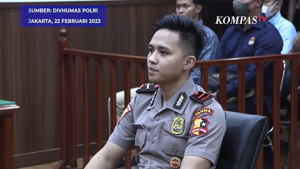 Begini Penampilan Bharada E saat Jalani Sidang Etik yang Menentukan Nasib Karirnya di Polri