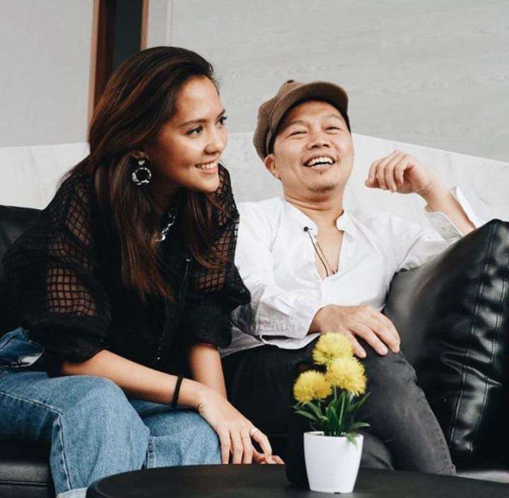 Lala Karmela dan Sandhy Sondoro