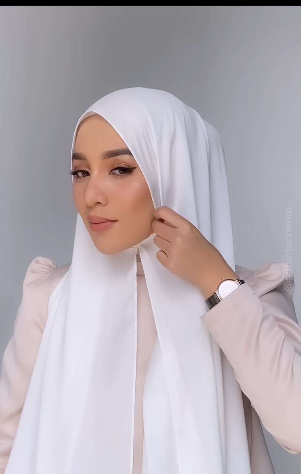 Tutorial Pashmina Satin Glamor, Cocok untuk Acara Malam