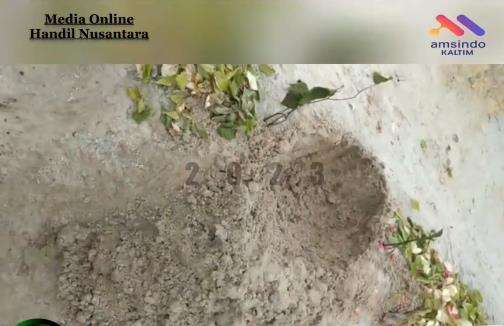 Penemuan benda diduga bagian ritual di kuburan.