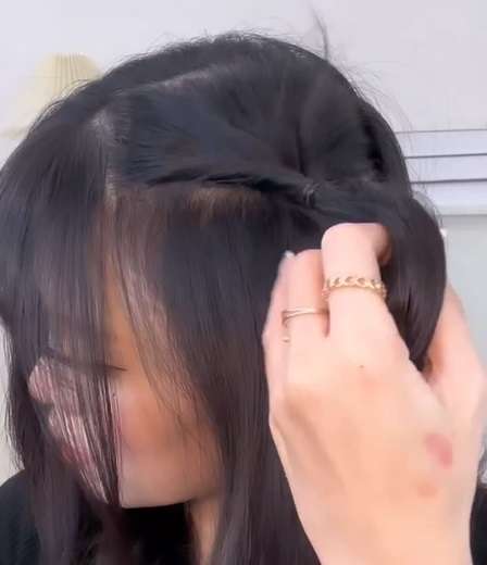 Menata Rambut